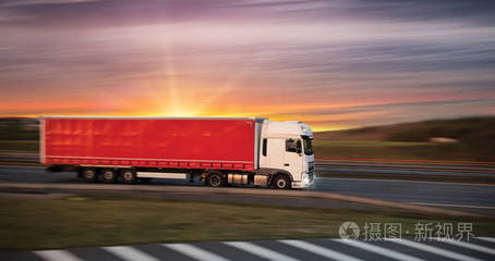 卡车集装箱在道路, 货物运输概念
